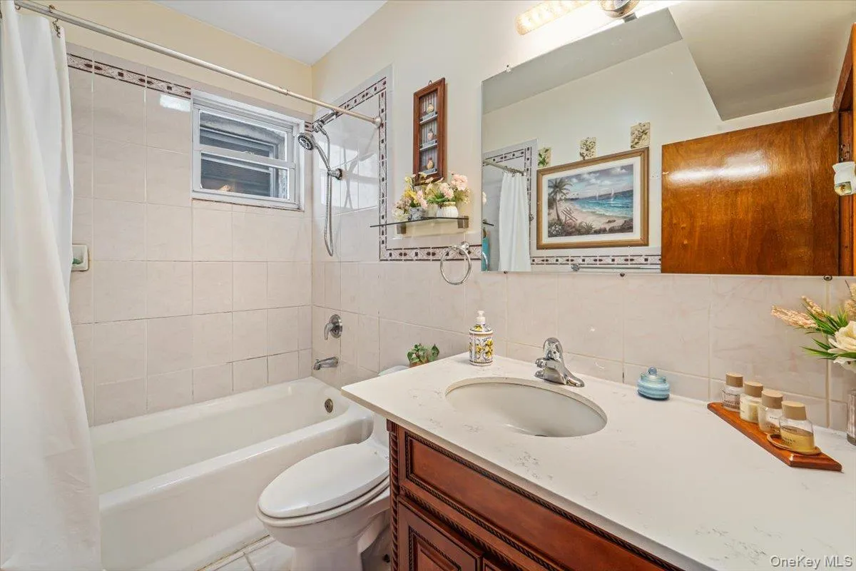2507 Humphreys Street, New York, NY, 4 Bedrooms Bedrooms, 6 Rooms Rooms,3 BathroomsBathrooms,Residential,For Rent,Humphreys,0,1053490 2507 Humphreys Street, New York, NY, 4 Bedrooms Bedrooms, 6 Rooms Rooms,3 BathroomsBathrooms,Residential,For Rent,Humphreys,0,1053490