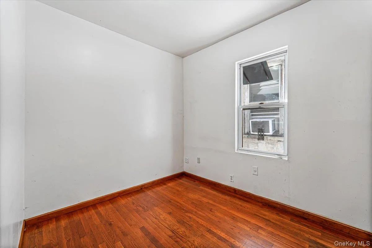 2507 Humphreys Street, New York, NY, 4 Bedrooms Bedrooms, 6 Rooms Rooms,3 BathroomsBathrooms,Residential,For Rent,Humphreys,0,1053490 2507 Humphreys Street, New York, NY, 4 Bedrooms Bedrooms, 6 Rooms Rooms,3 BathroomsBathrooms,Residential,For Rent,Humphreys,0,1053490