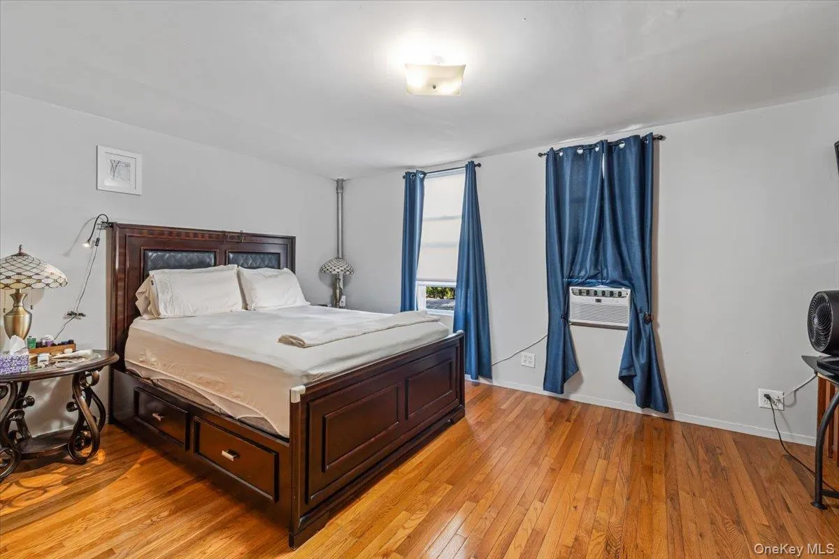2507 Humphreys Street, New York, NY, 4 Bedrooms Bedrooms, 6 Rooms Rooms,3 BathroomsBathrooms,Residential,For Rent,Humphreys,0,1053490 2507 Humphreys Street, New York, NY, 4 Bedrooms Bedrooms, 6 Rooms Rooms,3 BathroomsBathrooms,Residential,For Rent,Humphreys,0,1053490