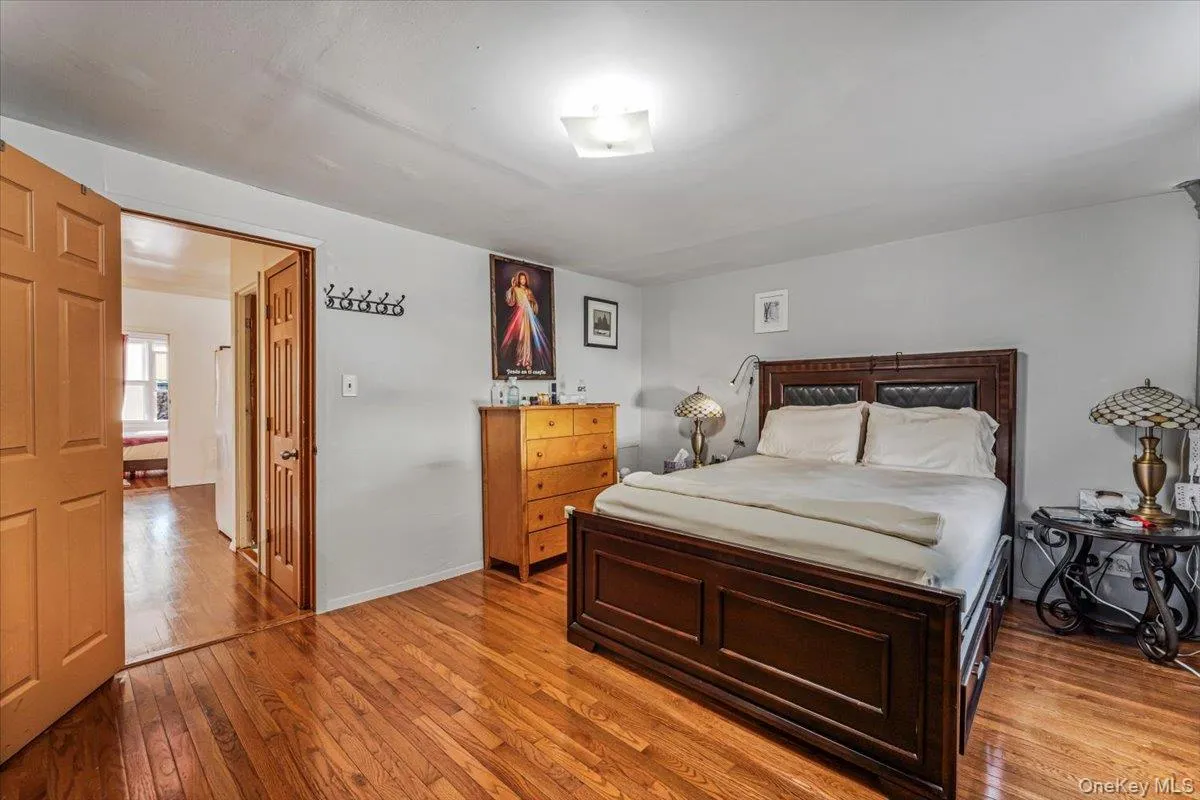 2507 Humphreys Street, New York, NY, 4 Bedrooms Bedrooms, 6 Rooms Rooms,3 BathroomsBathrooms,Residential,For Rent,Humphreys,0,1053490 2507 Humphreys Street, New York, NY, 4 Bedrooms Bedrooms, 6 Rooms Rooms,3 BathroomsBathrooms,Residential,For Rent,Humphreys,0,1053490