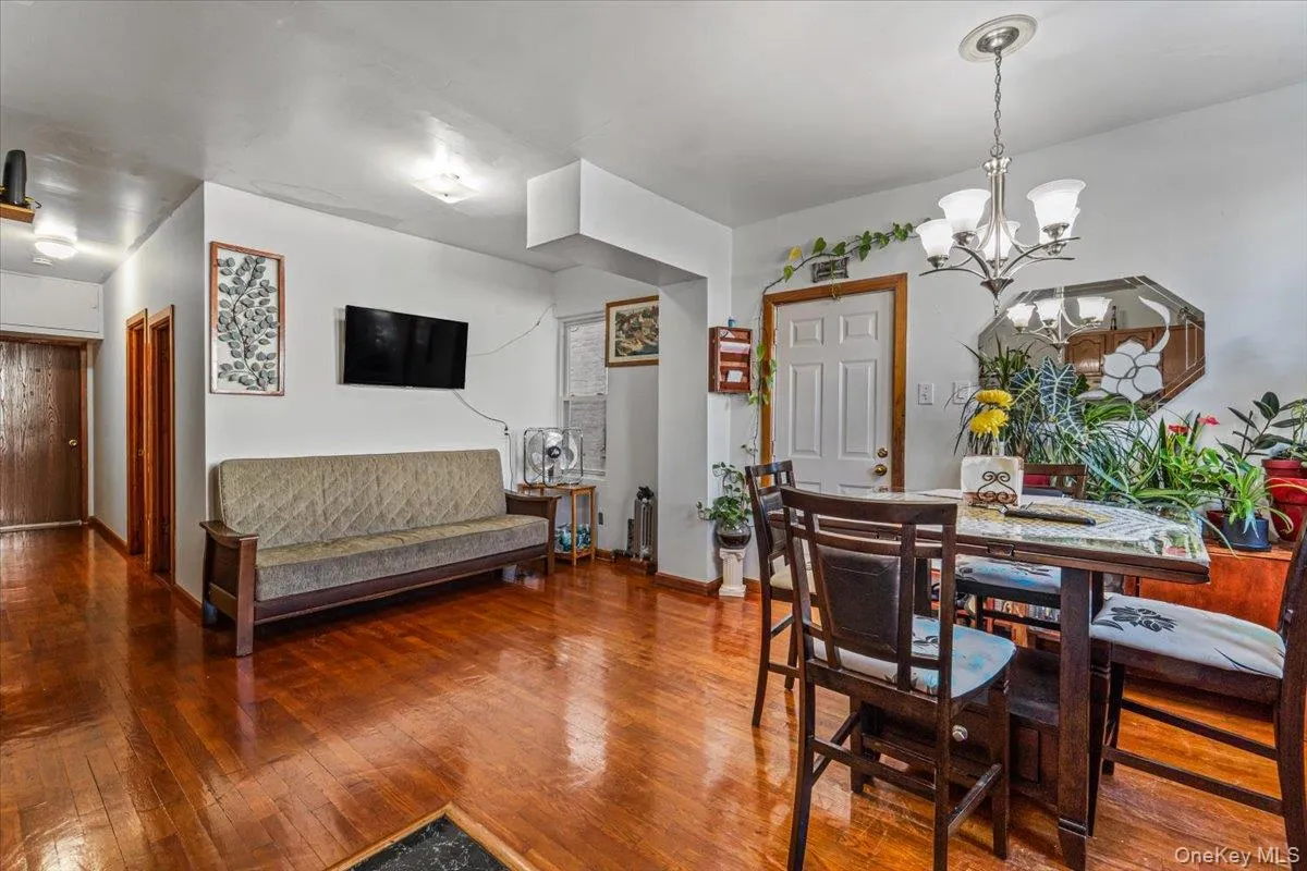 2507 Humphreys Street, New York, NY, 4 Bedrooms Bedrooms, 6 Rooms Rooms,3 BathroomsBathrooms,Residential,For Rent,Humphreys,0,1053490 2507 Humphreys Street, New York, NY, 4 Bedrooms Bedrooms, 6 Rooms Rooms,3 BathroomsBathrooms,Residential,For Rent,Humphreys,0,1053490