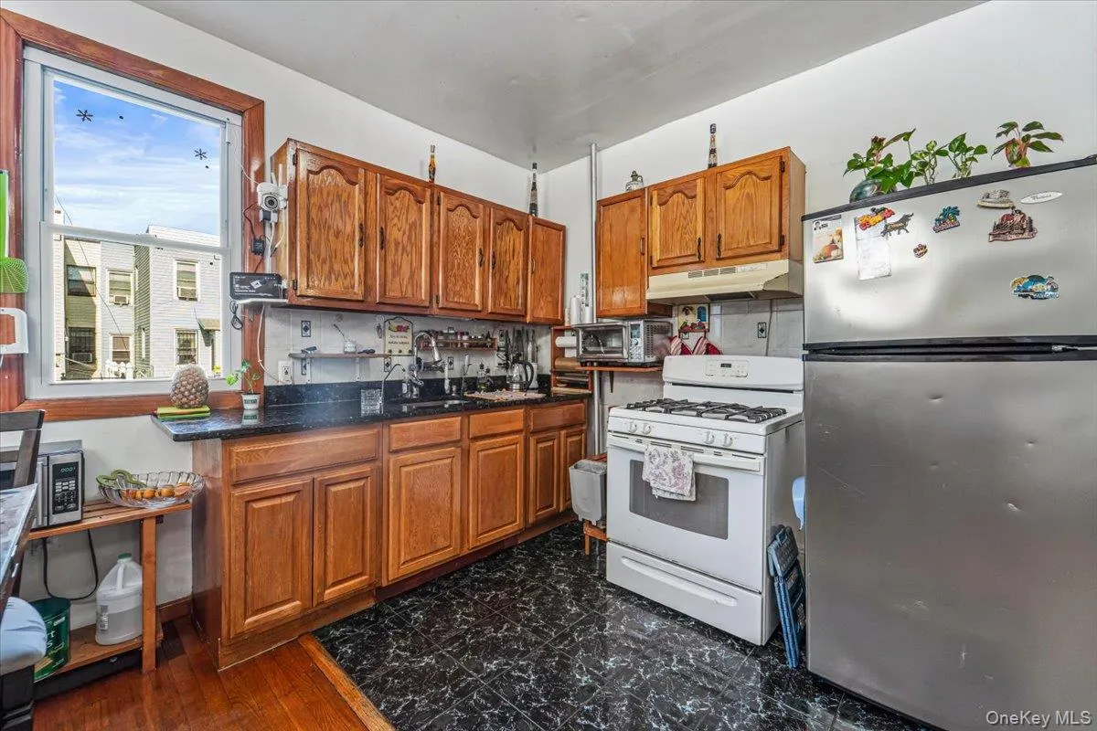 2507 Humphreys Street, New York, NY, 4 Bedrooms Bedrooms, 6 Rooms Rooms,3 BathroomsBathrooms,Residential,For Rent,Humphreys,0,1053490 2507 Humphreys Street, New York, NY, 4 Bedrooms Bedrooms, 6 Rooms Rooms,3 BathroomsBathrooms,Residential,For Rent,Humphreys,0,1053490