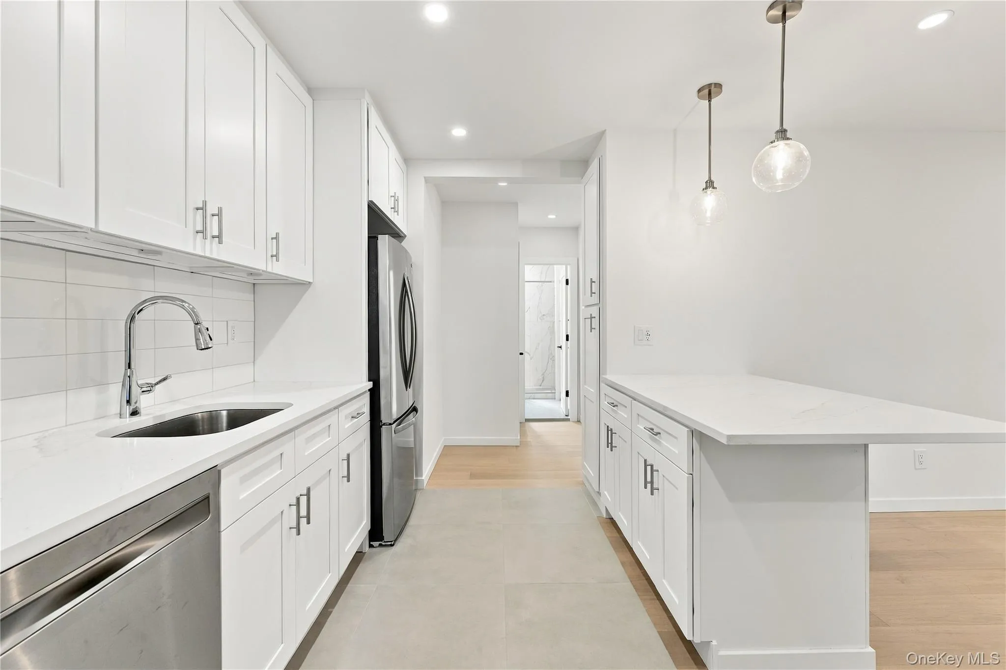 7234 Austin Street, New York, NY, 1 Bedroom Bedrooms, 3 Rooms Rooms,1 BathroomBathrooms,Residential,For Rent,Austin,0,1053491 7234 Austin Street, New York, NY, 1 Bedroom Bedrooms, 3 Rooms Rooms,1 BathroomBathrooms,Residential,For Rent,Austin,0,1053491