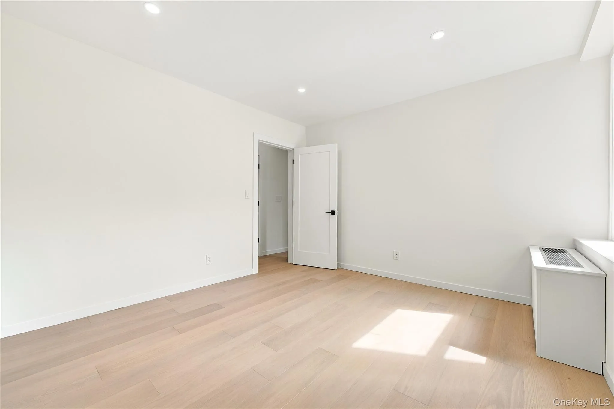7234 Austin Street, New York, NY, 1 Bedroom Bedrooms, 3 Rooms Rooms,1 BathroomBathrooms,Residential,For Rent,Austin,0,1053491 7234 Austin Street, New York, NY, 1 Bedroom Bedrooms, 3 Rooms Rooms,1 BathroomBathrooms,Residential,For Rent,Austin,0,1053491