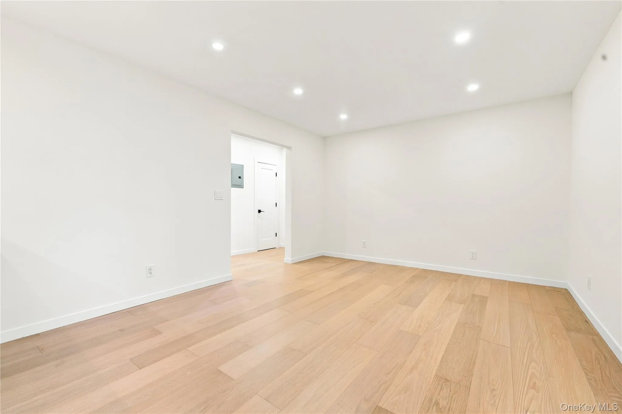 7234 Austin Street, New York, NY, 1 Bedroom Bedrooms, 3 Rooms Rooms,1 BathroomBathrooms,Residential,For Rent,Austin,0,1053491 7234 Austin Street, New York, NY, 1 Bedroom Bedrooms, 3 Rooms Rooms,1 BathroomBathrooms,Residential,For Rent,Austin,0,1053491