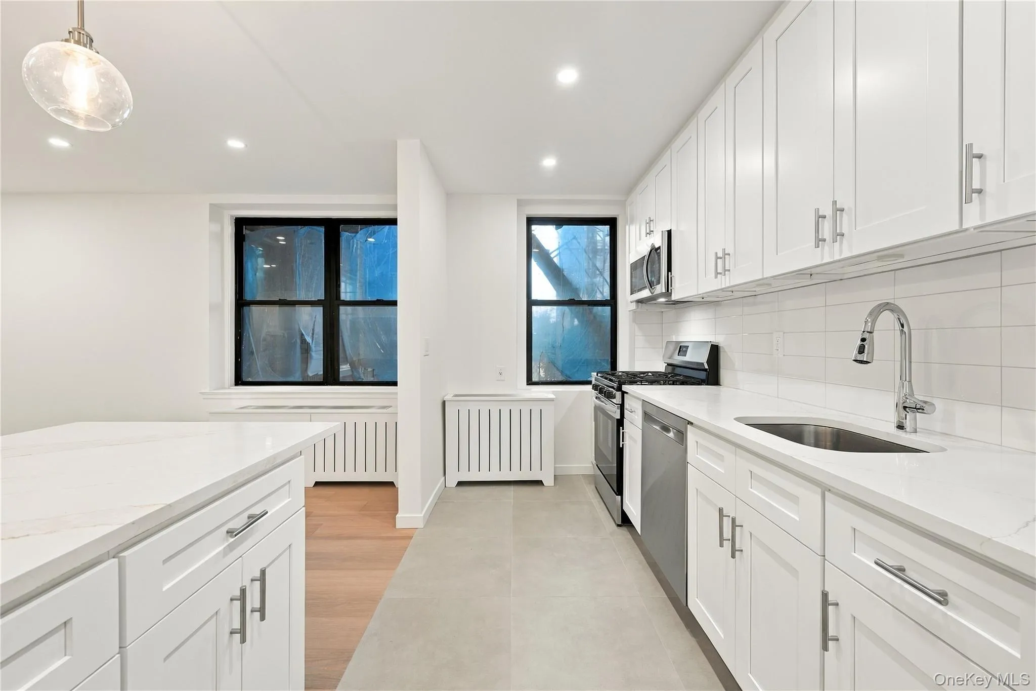 7234 Austin Street, New York, NY, 1 Bedroom Bedrooms, 3 Rooms Rooms,1 BathroomBathrooms,Residential,For Rent,Austin,0,1053491 7234 Austin Street, New York, NY, 1 Bedroom Bedrooms, 3 Rooms Rooms,1 BathroomBathrooms,Residential,For Rent,Austin,0,1053491