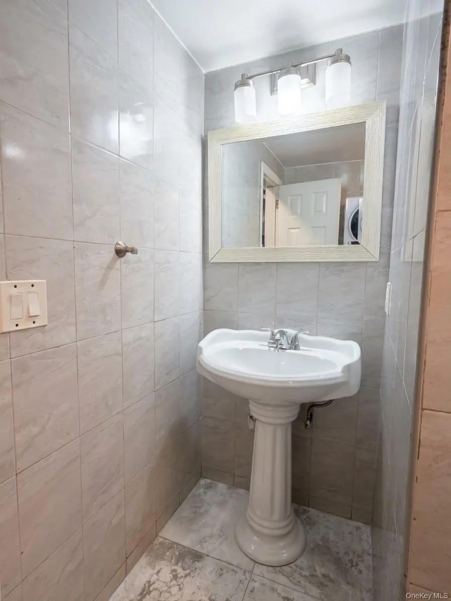 21422 Whitehall Terrace, New York, NY, 4 Bedrooms Bedrooms, 7 Rooms Rooms,3 BathroomsBathrooms,Residential,For Rent,Whitehall,0,1053497 21422 Whitehall Terrace, New York, NY, 4 Bedrooms Bedrooms, 7 Rooms Rooms,3 BathroomsBathrooms,Residential,For Rent,Whitehall,0,1053497