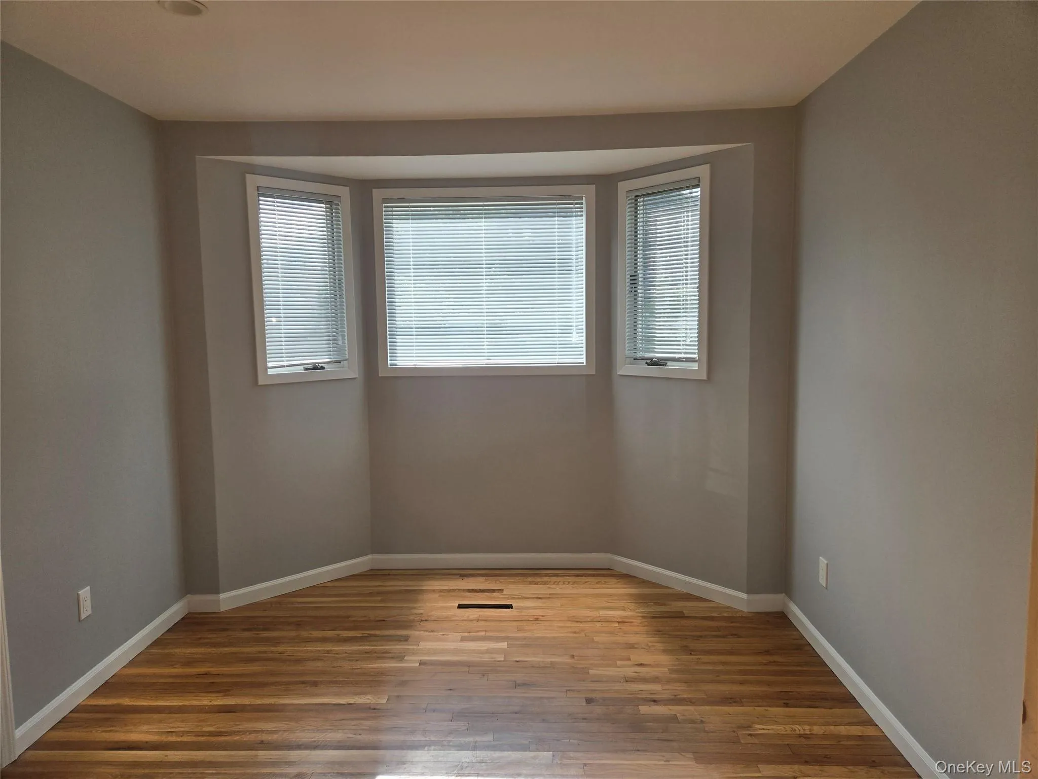 25 Ripley Drive, Huntington, NY, 3 Bedrooms Bedrooms, 7 Rooms Rooms,2 BathroomsBathrooms,Residential Lease,For Rent,Ripley,0,1053498 25 Ripley Drive, Huntington, NY, 3 Bedrooms Bedrooms, 7 Rooms Rooms,2 BathroomsBathrooms,Residential Lease,For Rent,Ripley,0,1053498