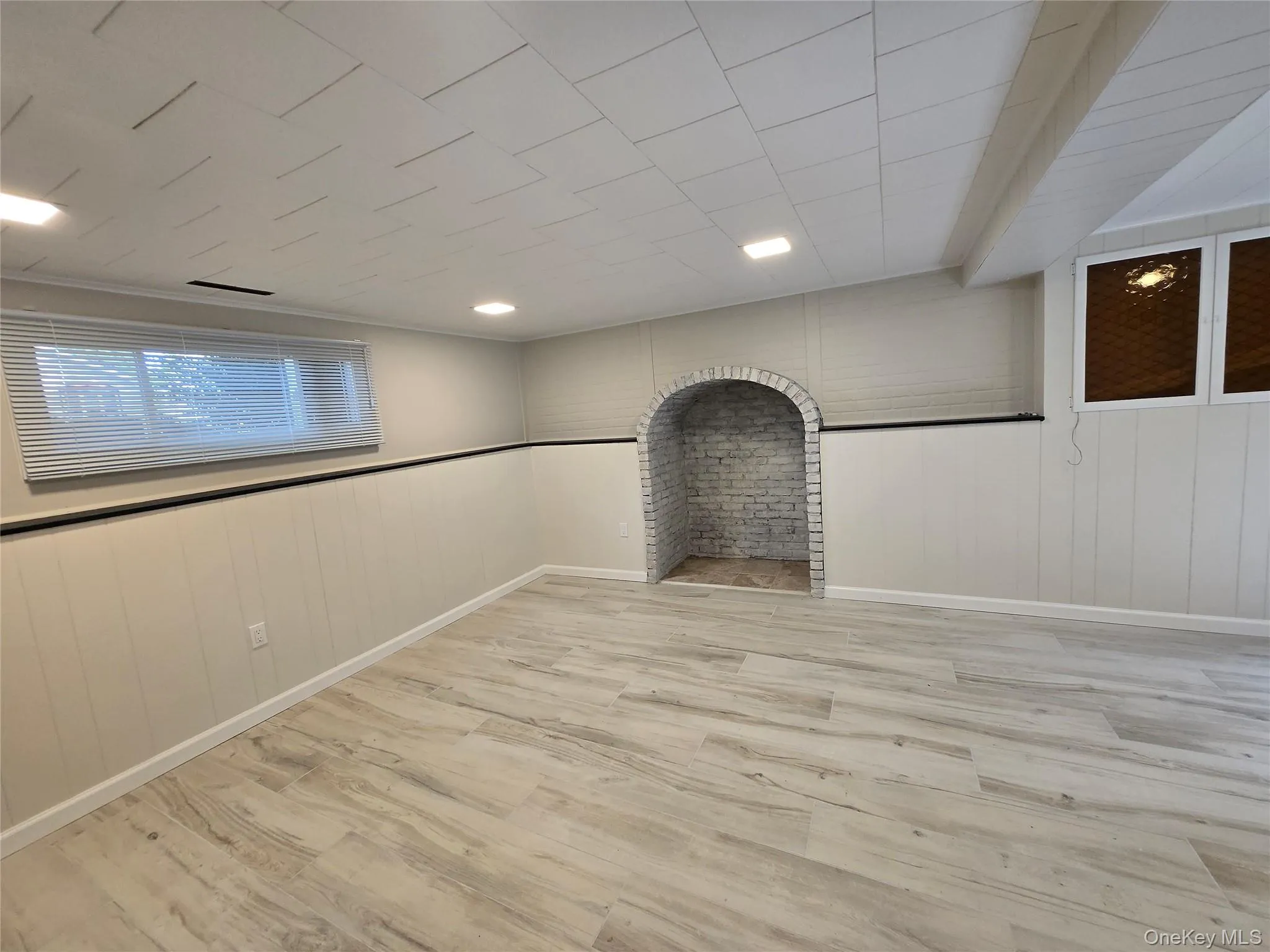 25 Ripley Drive, Huntington, NY, 3 Bedrooms Bedrooms, 7 Rooms Rooms,2 BathroomsBathrooms,Residential Lease,For Rent,Ripley,0,1053498 25 Ripley Drive, Huntington, NY, 3 Bedrooms Bedrooms, 7 Rooms Rooms,2 BathroomsBathrooms,Residential Lease,For Rent,Ripley,0,1053498