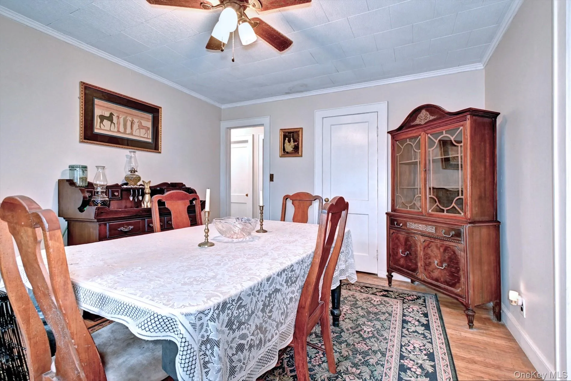240 Washington Avenue, Smithtown, NY, 4 Bedrooms Bedrooms, 7 Rooms Rooms,1 BathroomBathrooms,Residential,For Rent,Washington,0,1053499 240 Washington Avenue, Smithtown, NY, 4 Bedrooms Bedrooms, 7 Rooms Rooms,1 BathroomBathrooms,Residential,For Rent,Washington,0,1053499