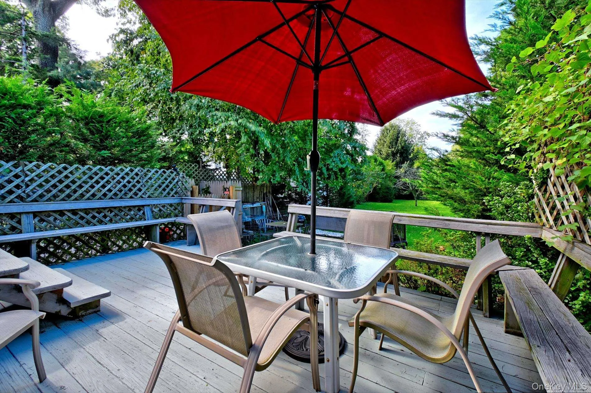 Private deck for BBQs and Enntertaining Private deck for BBQs and Enntertaining