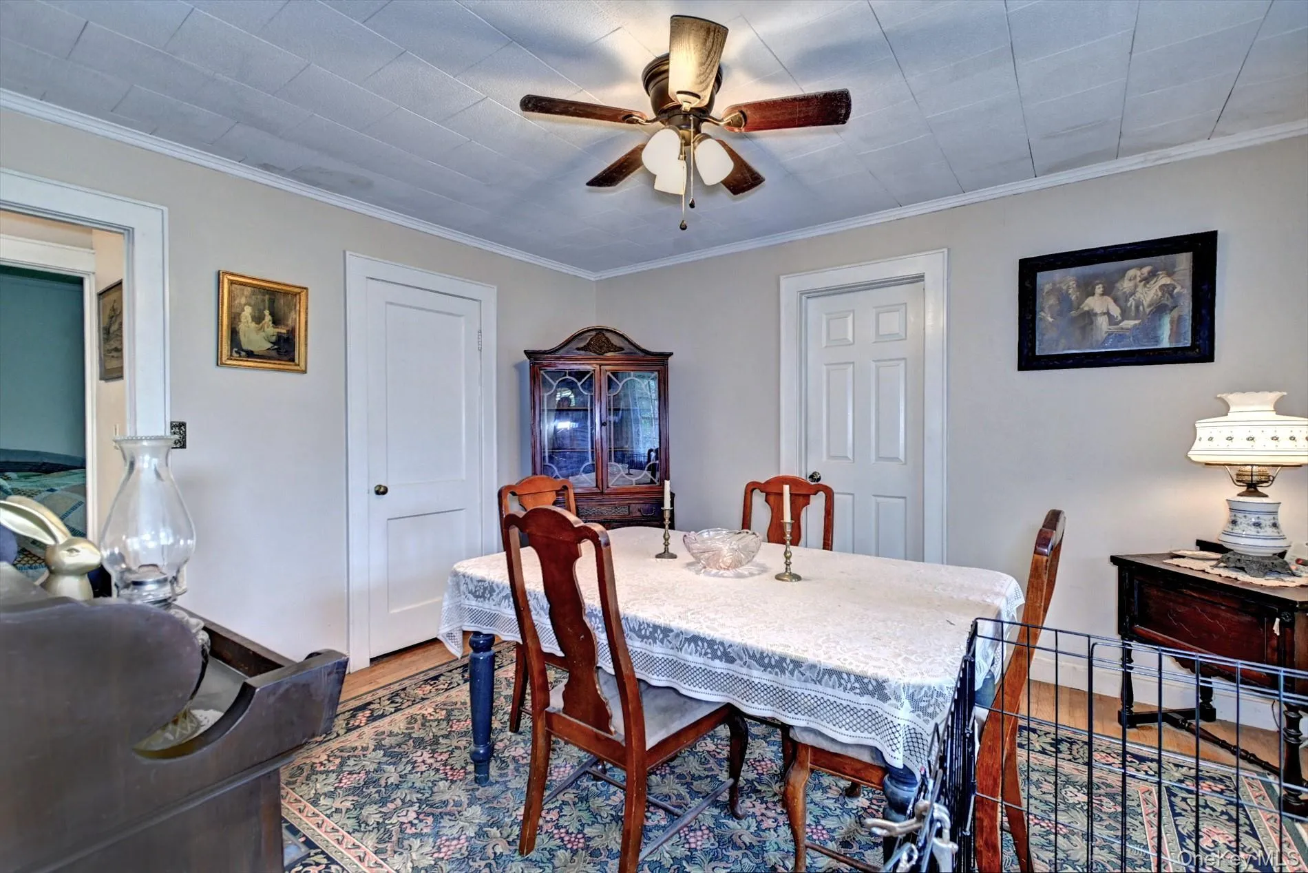 240 Washington Avenue, Smithtown, NY, 4 Bedrooms Bedrooms, 7 Rooms Rooms,1 BathroomBathrooms,Residential,For Rent,Washington,0,1053499 240 Washington Avenue, Smithtown, NY, 4 Bedrooms Bedrooms, 7 Rooms Rooms,1 BathroomBathrooms,Residential,For Rent,Washington,0,1053499