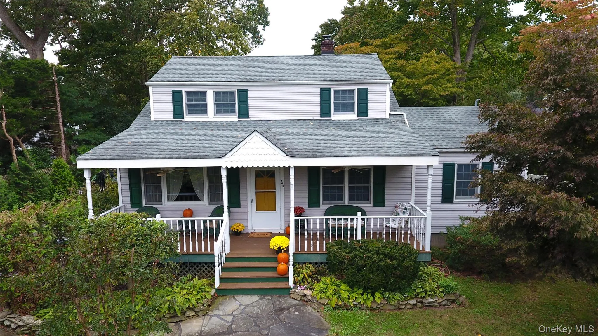240 Washington Avenue, Smithtown, NY, 4 Bedrooms Bedrooms, 7 Rooms Rooms,1 BathroomBathrooms,Residential,For Rent,Washington,0,1053499 240 Washington Avenue, Smithtown, NY, 4 Bedrooms Bedrooms, 7 Rooms Rooms,1 BathroomBathrooms,Residential,For Rent,Washington,0,1053499