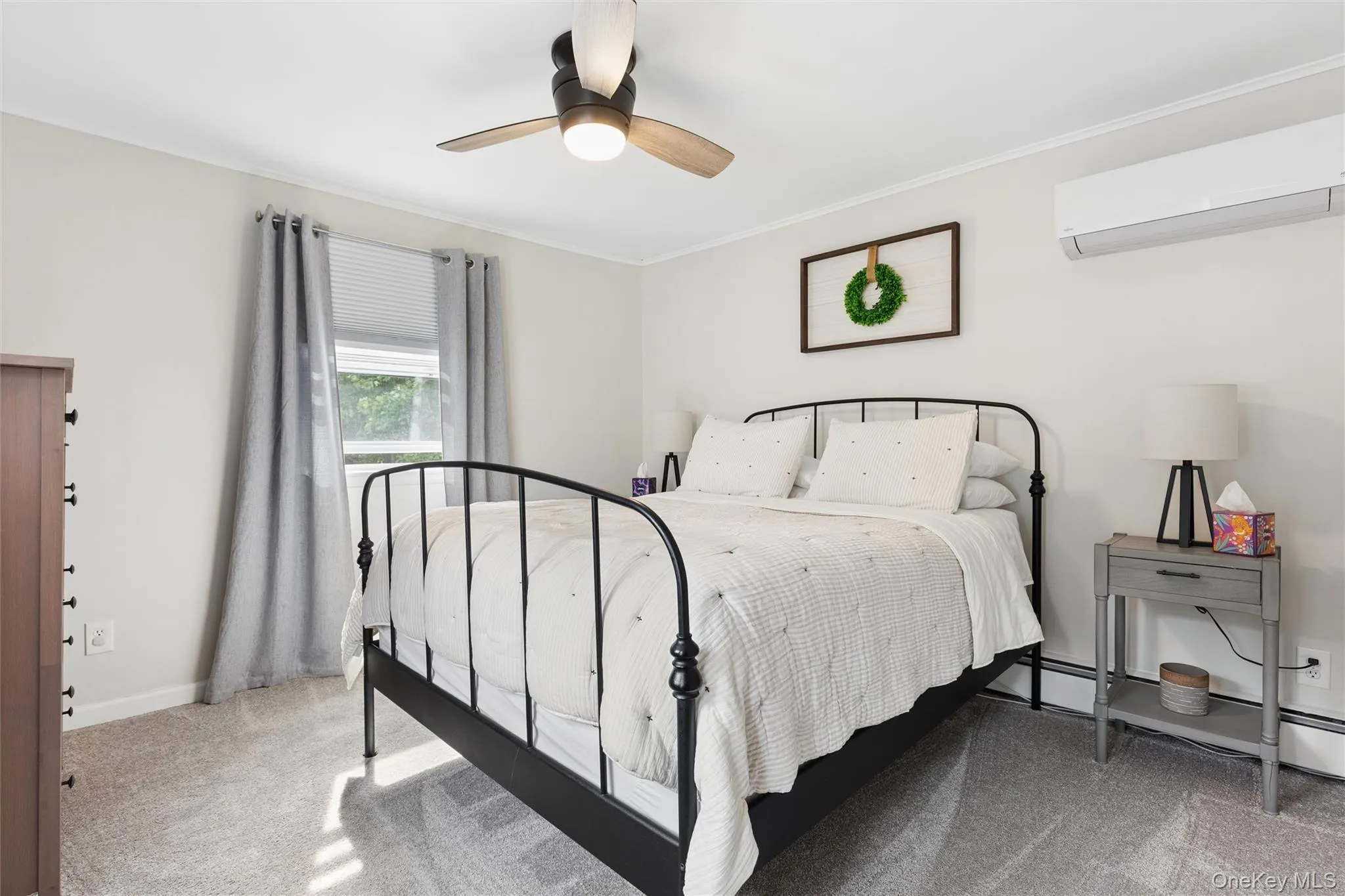 2nd bedroom also has access to the outdoor upper deck 2nd bedroom also has access to the outdoor upper deck