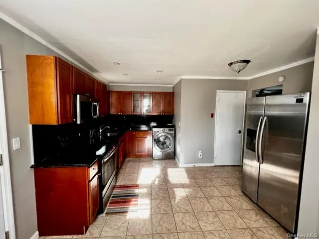 180 Elmwood Street, Hempstead, NY, 3 Bedrooms Bedrooms, 5 Rooms Rooms,1 BathroomBathrooms,Residential Lease,For Rent,Elmwood,0,1053512 180 Elmwood Street, Hempstead, NY, 3 Bedrooms Bedrooms, 5 Rooms Rooms,1 BathroomBathrooms,Residential Lease,For Rent,Elmwood,0,1053512