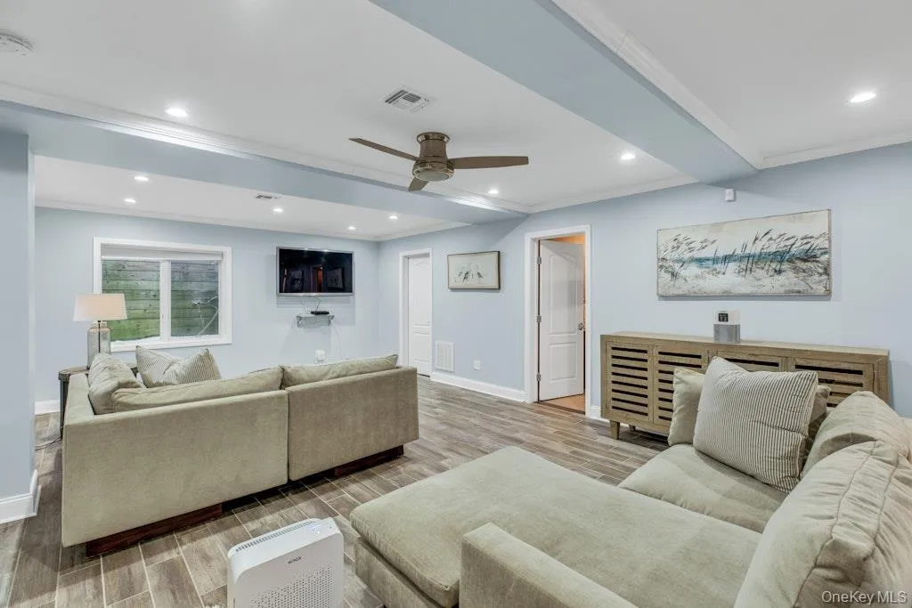 300 Fiddler Lane, Southold, NY, 3 Bedrooms Bedrooms, 8 Rooms Rooms,4 BathroomsBathrooms,Residential Lease,For Rent,Fiddler,0,1053516 300 Fiddler Lane, Southold, NY, 3 Bedrooms Bedrooms, 8 Rooms Rooms,4 BathroomsBathrooms,Residential Lease,For Rent,Fiddler,0,1053516