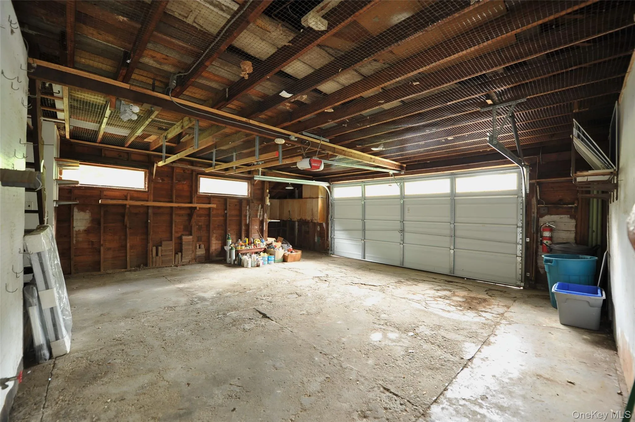 2C Garage w/stairs to loft storage 2C Garage w/stairs to loft storage