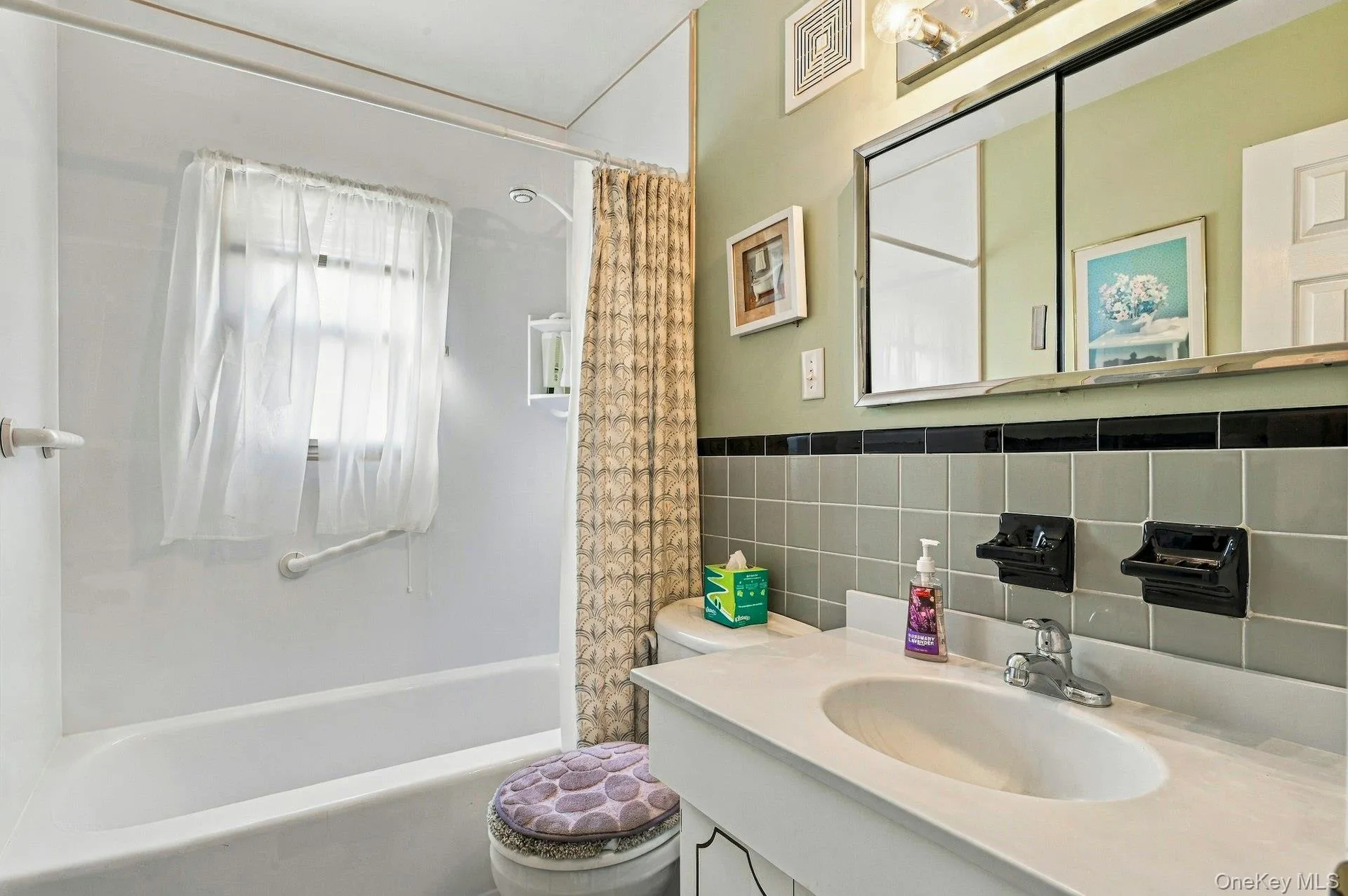 375 Catskill Avenue, Babylon, NY, 4 Bedrooms Bedrooms, 9 Rooms Rooms,2 BathroomsBathrooms,Residential,For Rent,Catskill,0,1053519 375 Catskill Avenue, Babylon, NY, 4 Bedrooms Bedrooms, 9 Rooms Rooms,2 BathroomsBathrooms,Residential,For Rent,Catskill,0,1053519