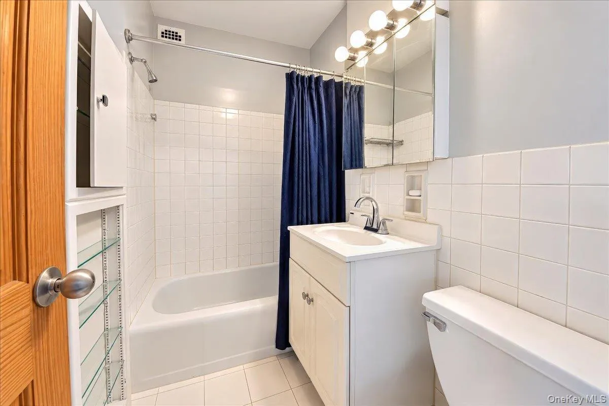 5900 Arlington Avenue, New York, NY, 1 Bedroom Bedrooms, 4 Rooms Rooms,1 BathroomBathrooms,Residential,For Rent,Arlington,0,1053522 5900 Arlington Avenue, New York, NY, 1 Bedroom Bedrooms, 4 Rooms Rooms,1 BathroomBathrooms,Residential,For Rent,Arlington,0,1053522