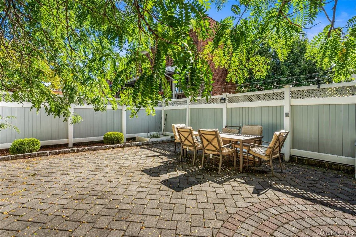 19-01 21st Drive, New York, NY, 2 Bedrooms Bedrooms, 6 Rooms Rooms,2 BathroomsBathrooms,Residential,For Rent,21st,0,1053528 19-01 21st Drive, New York, NY, 2 Bedrooms Bedrooms, 6 Rooms Rooms,2 BathroomsBathrooms,Residential,For Rent,21st,0,1053528