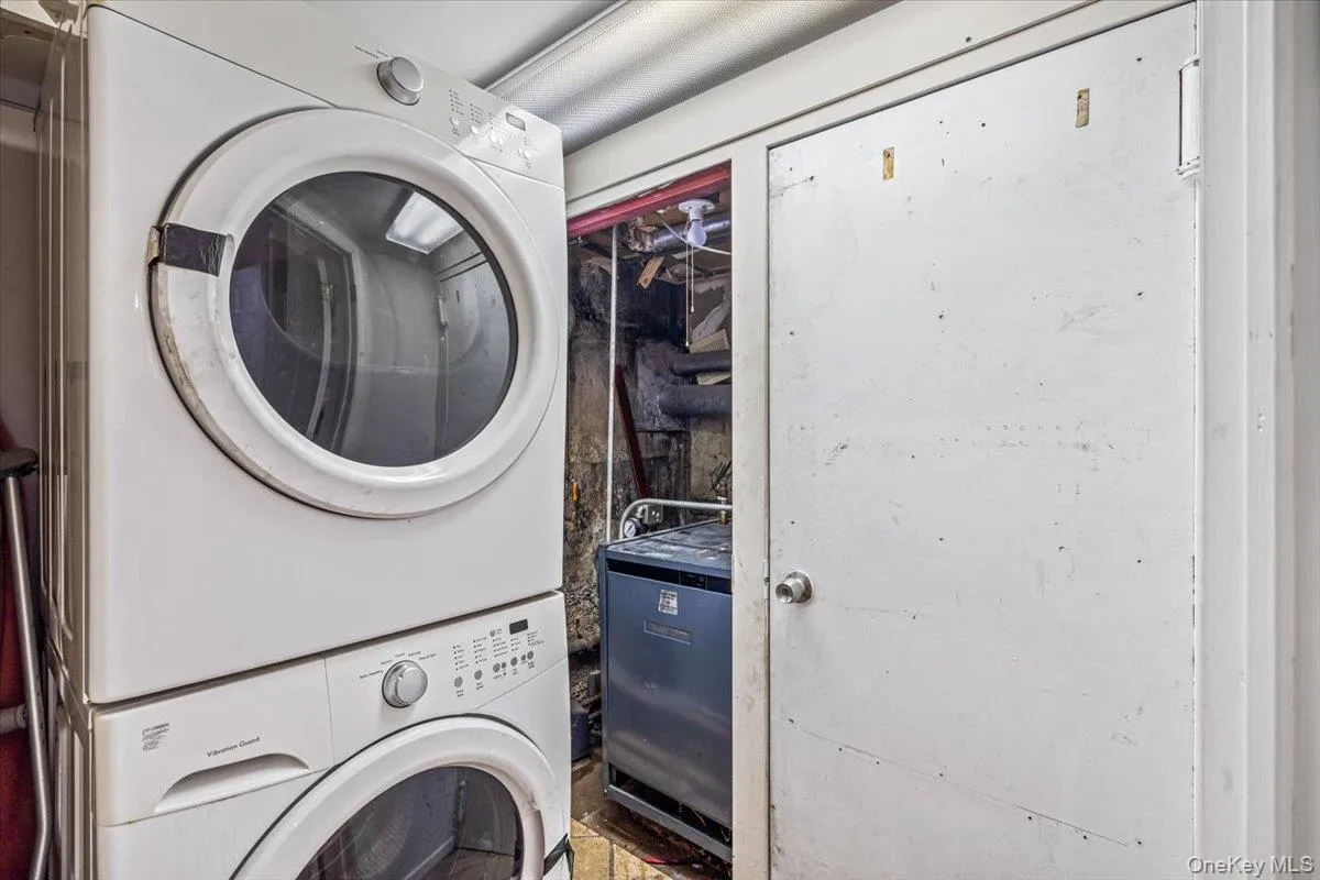 19-01 21st Drive, New York, NY, 2 Bedrooms Bedrooms, 6 Rooms Rooms,2 BathroomsBathrooms,Residential,For Rent,21st,0,1053528 19-01 21st Drive, New York, NY, 2 Bedrooms Bedrooms, 6 Rooms Rooms,2 BathroomsBathrooms,Residential,For Rent,21st,0,1053528