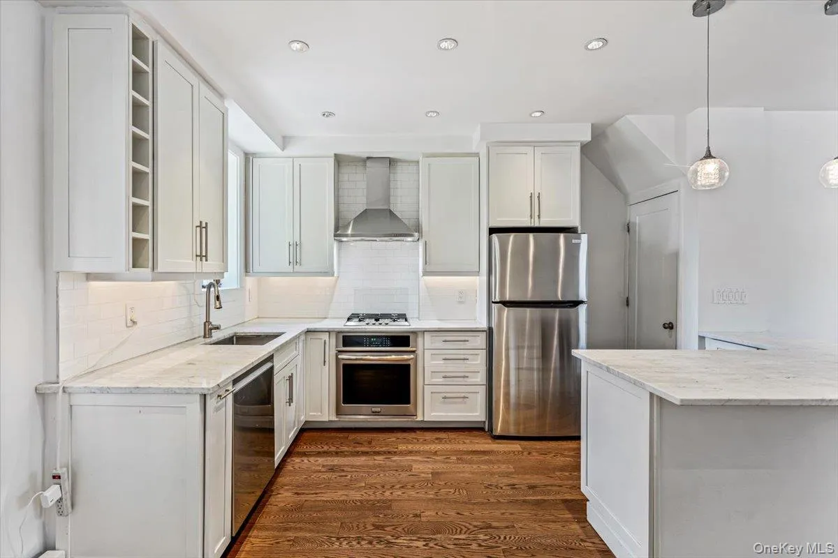 19-01 21st Drive, New York, NY, 2 Bedrooms Bedrooms, 6 Rooms Rooms,2 BathroomsBathrooms,Residential,For Rent,21st,0,1053528 19-01 21st Drive, New York, NY, 2 Bedrooms Bedrooms, 6 Rooms Rooms,2 BathroomsBathrooms,Residential,For Rent,21st,0,1053528
