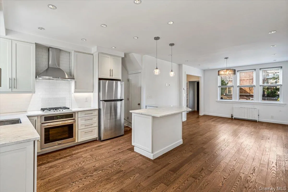 19-01 21st Drive, New York, NY, 2 Bedrooms Bedrooms, 6 Rooms Rooms,2 BathroomsBathrooms,Residential,For Rent,21st,0,1053528 19-01 21st Drive, New York, NY, 2 Bedrooms Bedrooms, 6 Rooms Rooms,2 BathroomsBathrooms,Residential,For Rent,21st,0,1053528