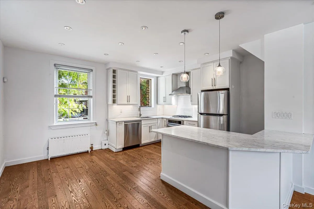 19-01 21st Drive, New York, NY, 2 Bedrooms Bedrooms, 6 Rooms Rooms,2 BathroomsBathrooms,Residential,For Rent,21st,0,1053528 19-01 21st Drive, New York, NY, 2 Bedrooms Bedrooms, 6 Rooms Rooms,2 BathroomsBathrooms,Residential,For Rent,21st,0,1053528