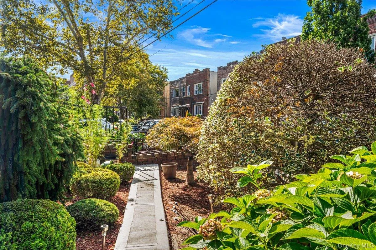 19-01 21st Drive, New York, NY, 2 Bedrooms Bedrooms, 6 Rooms Rooms,2 BathroomsBathrooms,Residential,For Rent,21st,0,1053528 19-01 21st Drive, New York, NY, 2 Bedrooms Bedrooms, 6 Rooms Rooms,2 BathroomsBathrooms,Residential,For Rent,21st,0,1053528