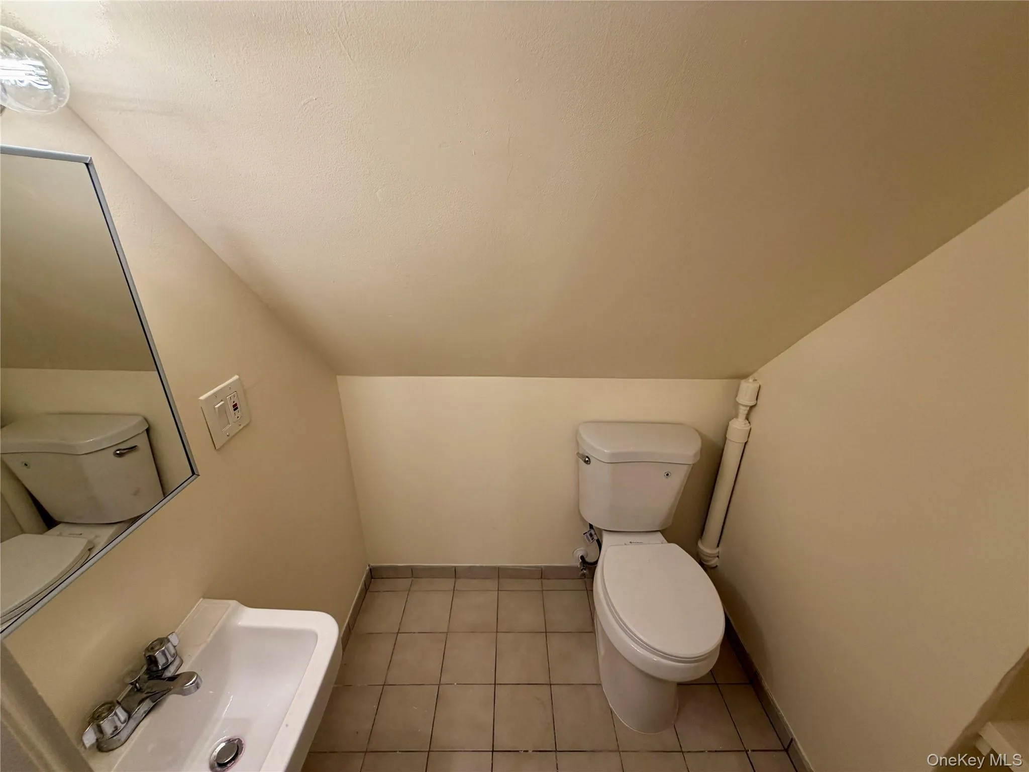116 Alexander Avenue, Yonkers, NY, 2 Bedroom Bedrooms, 5 Room Rooms,1 BathroomBathrooms,Residential Lease,For Rent,Alexander,0,1053529 116 Alexander Avenue, Yonkers, NY, 2 Bedroom Bedrooms, 5 Room Rooms,1 BathroomBathrooms,Residential Lease,For Rent,Alexander,0,1053529