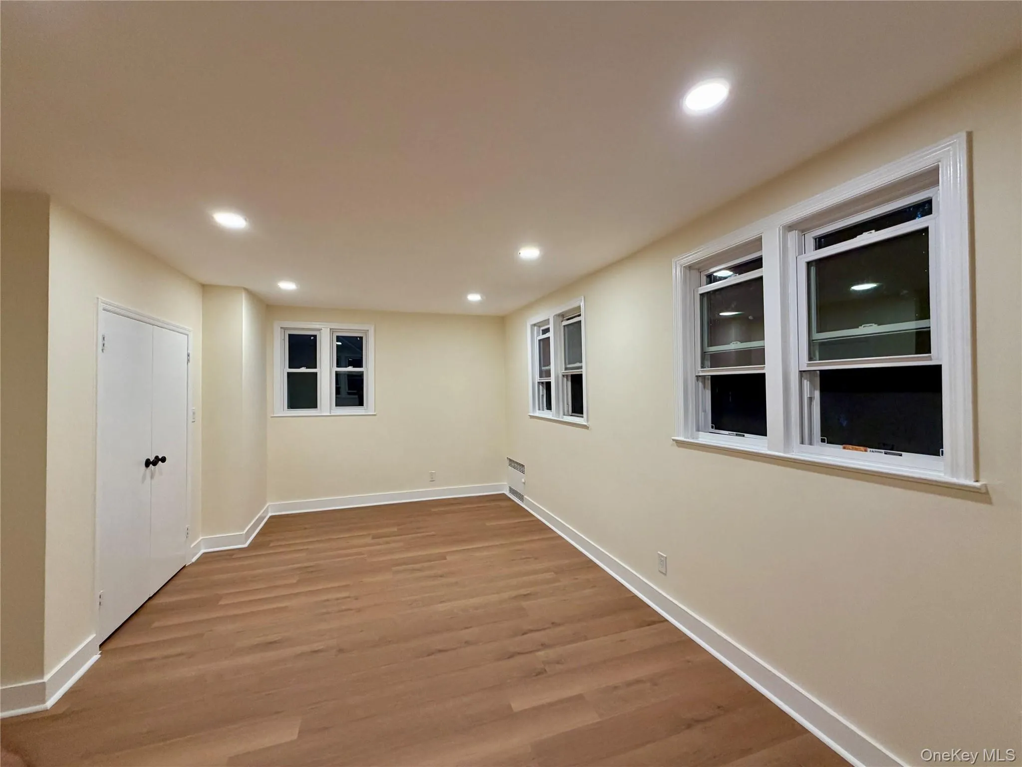 116 Alexander Avenue, Yonkers, NY, 2 Bedroom Bedrooms, 5 Room Rooms,1 BathroomBathrooms,Residential Lease,For Rent,Alexander,0,1053529 116 Alexander Avenue, Yonkers, NY, 2 Bedroom Bedrooms, 5 Room Rooms,1 BathroomBathrooms,Residential Lease,For Rent,Alexander,0,1053529