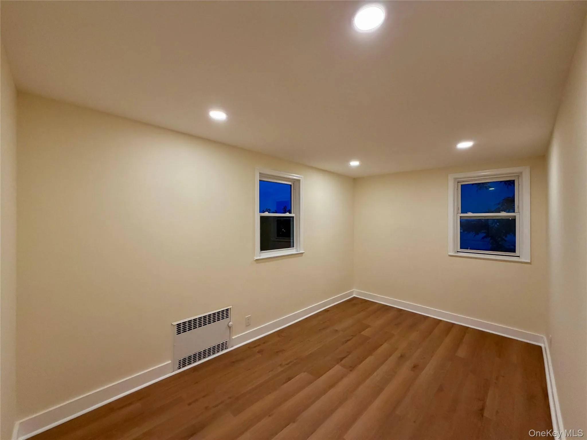 116 Alexander Avenue, Yonkers, NY, 2 Bedroom Bedrooms, 5 Room Rooms,1 BathroomBathrooms,Residential Lease,For Rent,Alexander,0,1053529 116 Alexander Avenue, Yonkers, NY, 2 Bedroom Bedrooms, 5 Room Rooms,1 BathroomBathrooms,Residential Lease,For Rent,Alexander,0,1053529