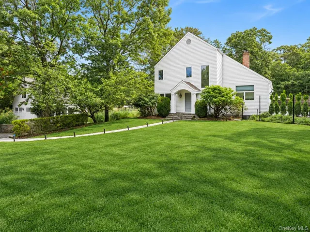118 Two Holes Water Road, East Hampton, New York 11937