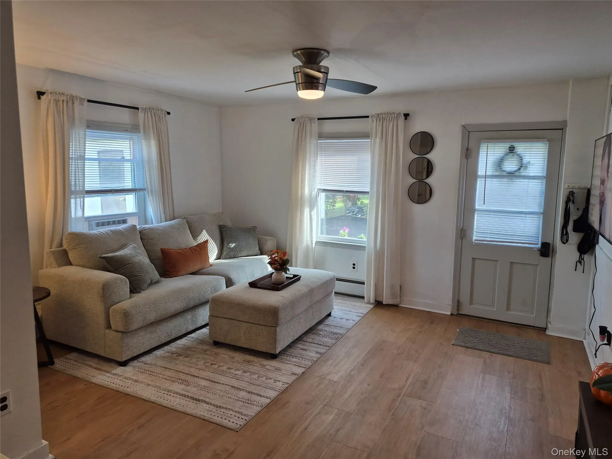 Accessory apartment living room Accessory apartment living room