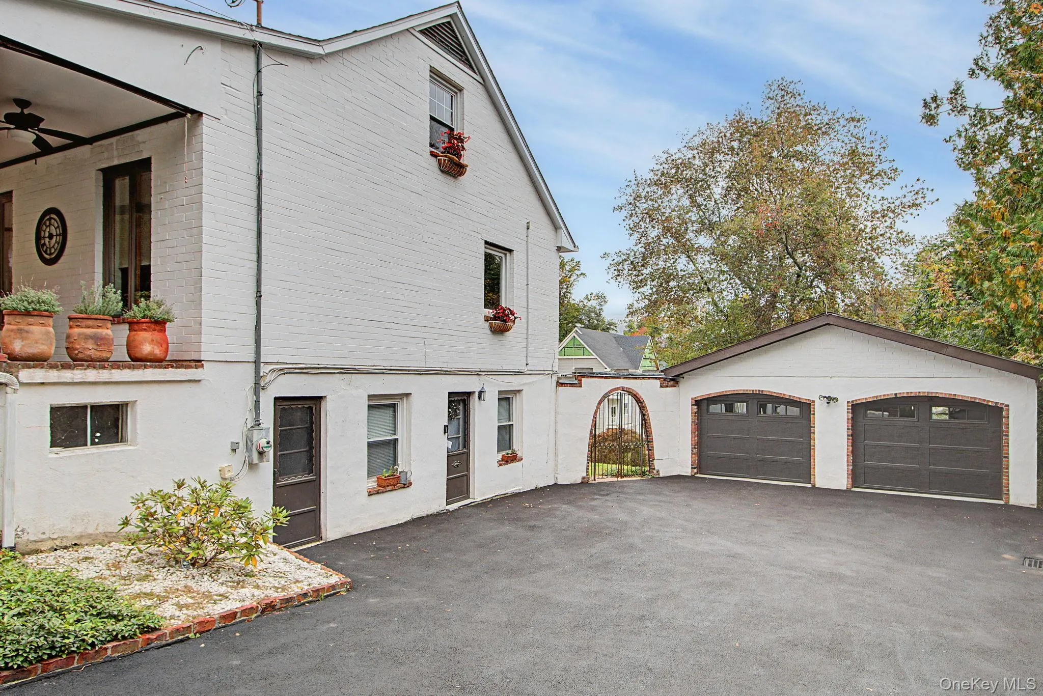HUGE garage and ample driveway HUGE garage and ample driveway