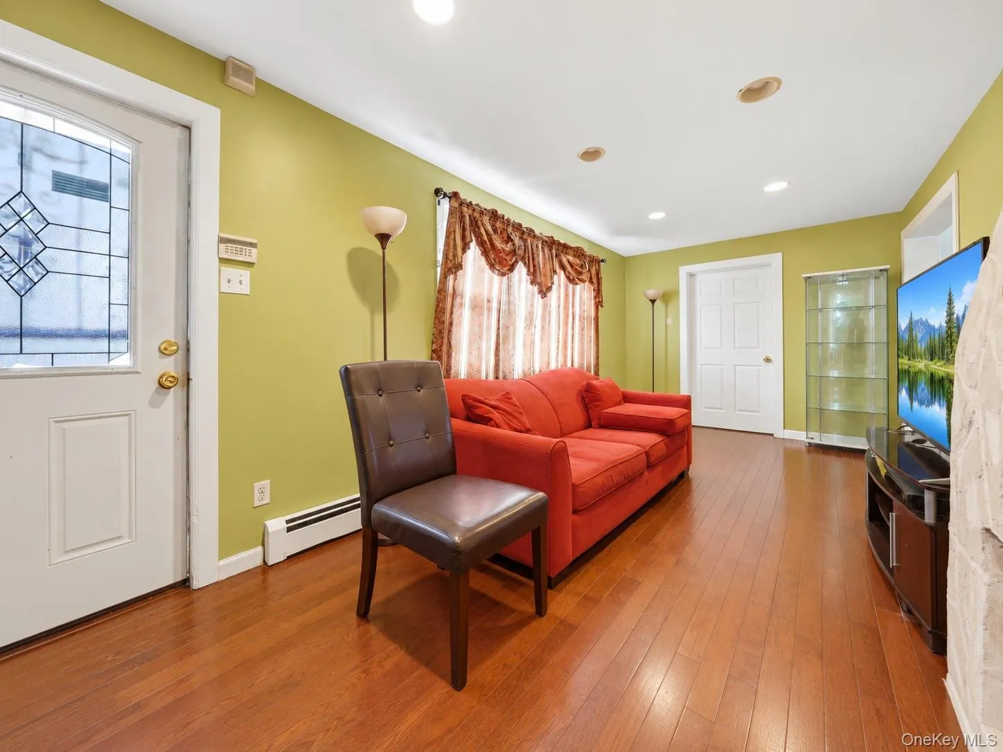 11784 142nd Street, New York, NY, 3 Bedrooms Bedrooms, 7 Rooms Rooms,1 BathroomBathrooms,Residential,For Rent,142nd,0,1053542 11784 142nd Street, New York, NY, 3 Bedrooms Bedrooms, 7 Rooms Rooms,1 BathroomBathrooms,Residential,For Rent,142nd,0,1053542