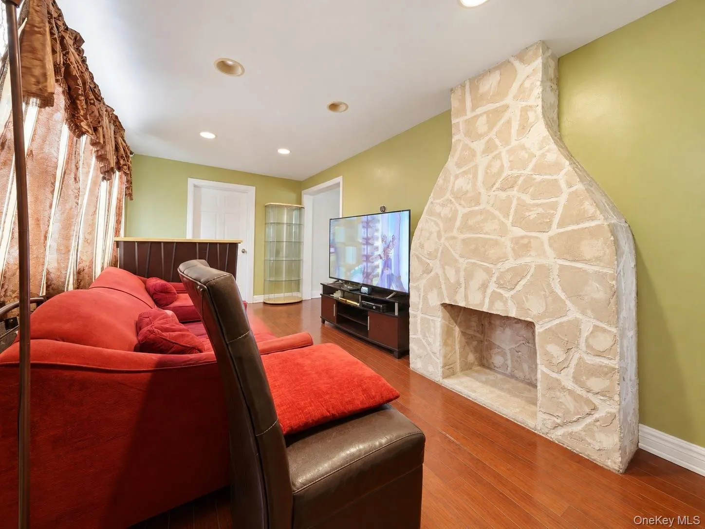 11784 142nd Street, New York, NY, 3 Bedrooms Bedrooms, 7 Rooms Rooms,1 BathroomBathrooms,Residential,For Rent,142nd,0,1053542 11784 142nd Street, New York, NY, 3 Bedrooms Bedrooms, 7 Rooms Rooms,1 BathroomBathrooms,Residential,For Rent,142nd,0,1053542