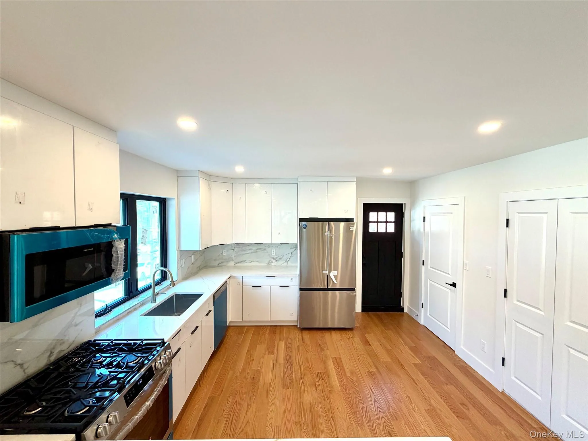 44 New Avenue, Yonkers, NY, 3 Bedroom Bedrooms, 5 Room Rooms,2 BathroomBathrooms,Residential Lease,For Rent,New,0,1053544 44 New Avenue, Yonkers, NY, 3 Bedroom Bedrooms, 5 Room Rooms,2 BathroomBathrooms,Residential Lease,For Rent,New,0,1053544
