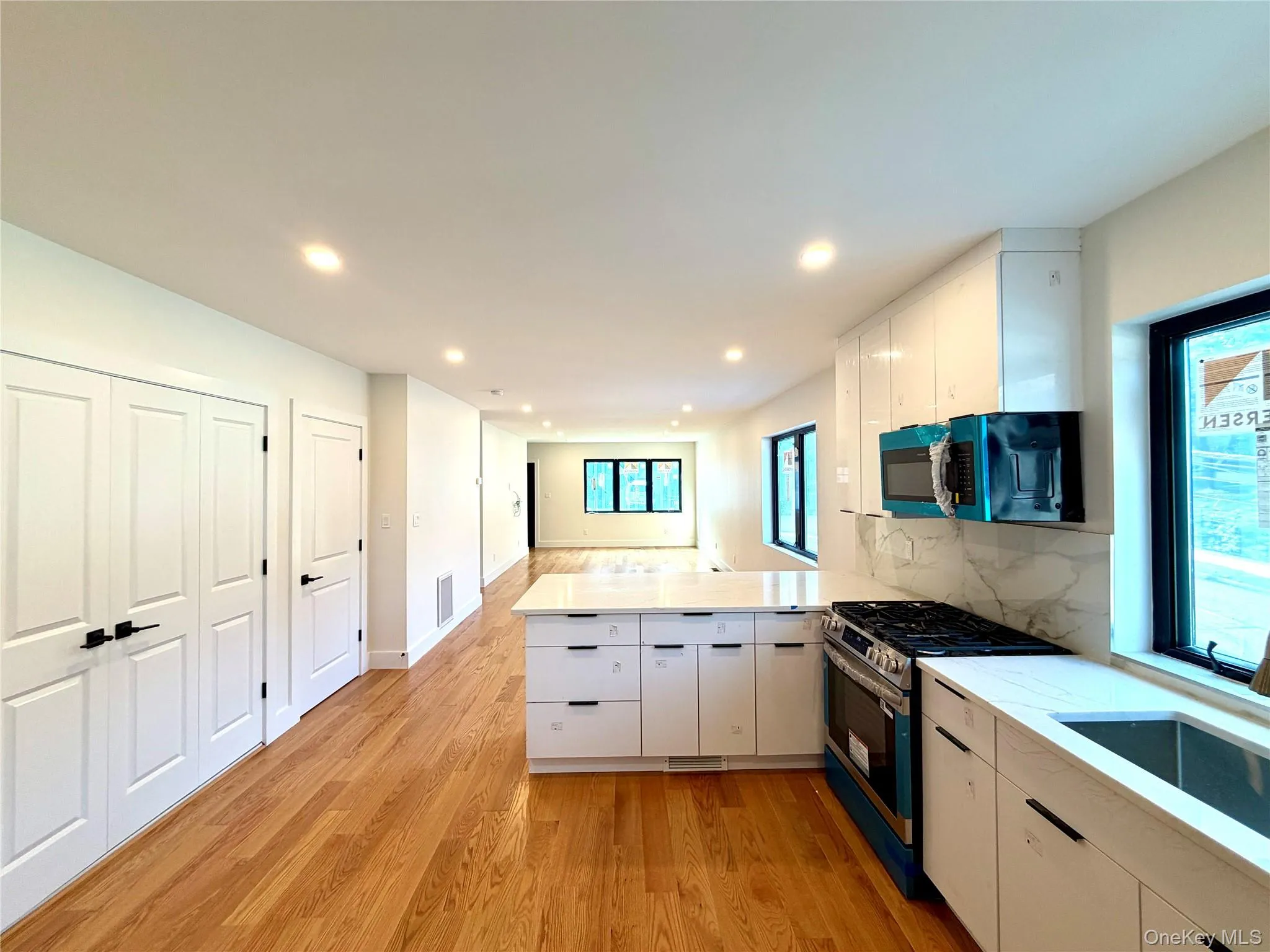 44 New Avenue, Yonkers, NY, 3 Bedroom Bedrooms, 5 Room Rooms,2 BathroomBathrooms,Residential Lease,For Rent,New,0,1053544 44 New Avenue, Yonkers, NY, 3 Bedroom Bedrooms, 5 Room Rooms,2 BathroomBathrooms,Residential Lease,For Rent,New,0,1053544