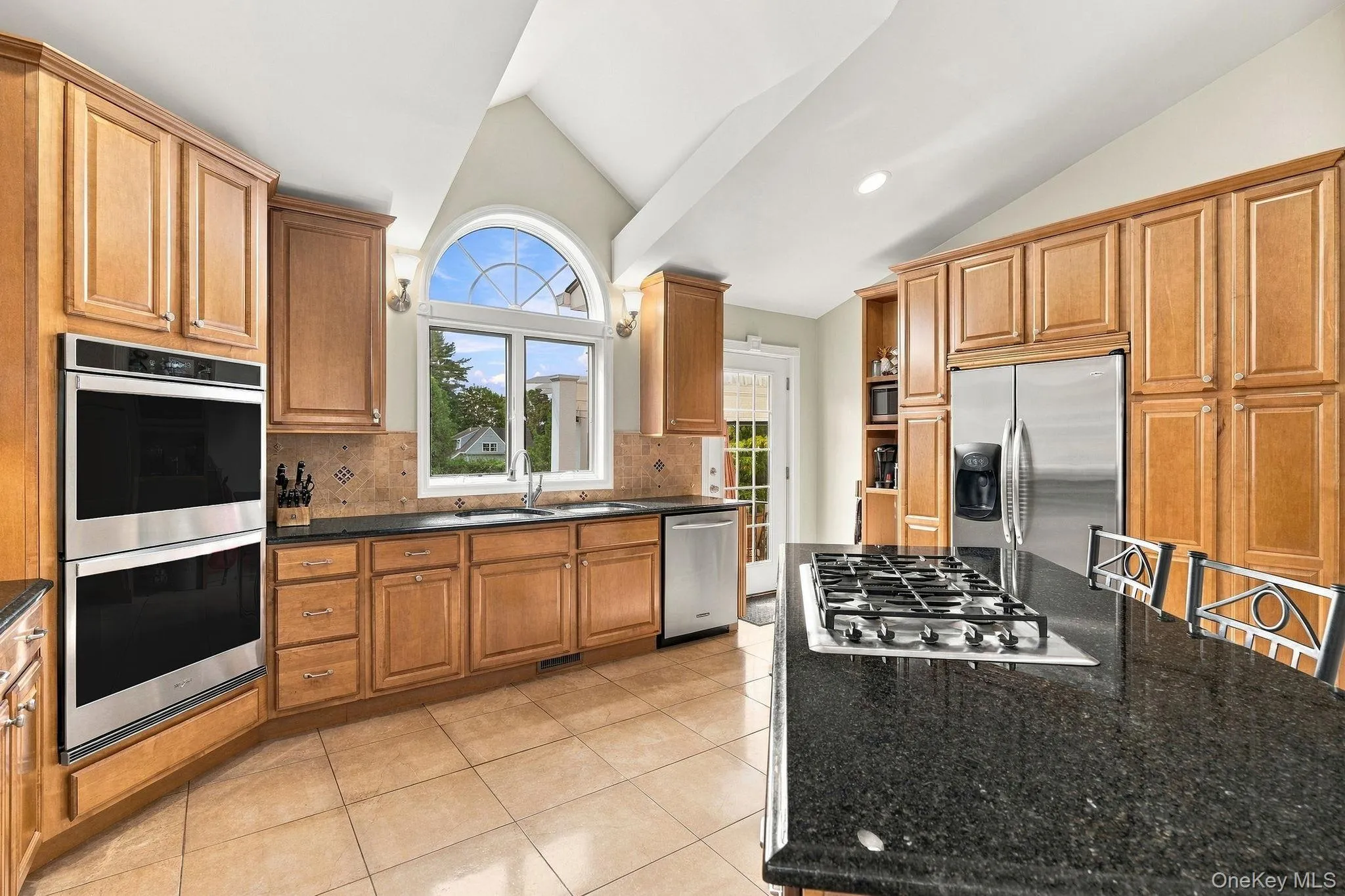 A kitchen designed as beautifully for entertaining as it is for everyday life. A kitchen designed as beautifully for entertaining as it is for everyday life.