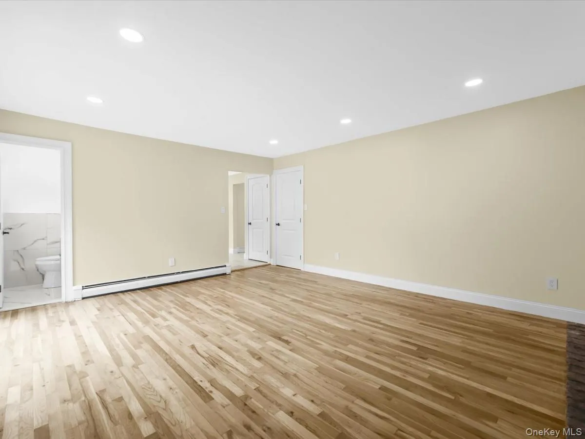 6 Shire Court, Huntington, NY, 4 Bedrooms Bedrooms, 8 Rooms Rooms,2 BathroomsBathrooms,Residential,For Rent,Shire,0,1053551 6 Shire Court, Huntington, NY, 4 Bedrooms Bedrooms, 8 Rooms Rooms,2 BathroomsBathrooms,Residential,For Rent,Shire,0,1053551