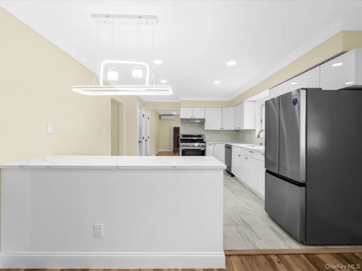6 Shire Court, Huntington, NY, 4 Bedrooms Bedrooms, 8 Rooms Rooms,2 BathroomsBathrooms,Residential,For Rent,Shire,0,1053551 6 Shire Court, Huntington, NY, 4 Bedrooms Bedrooms, 8 Rooms Rooms,2 BathroomsBathrooms,Residential,For Rent,Shire,0,1053551