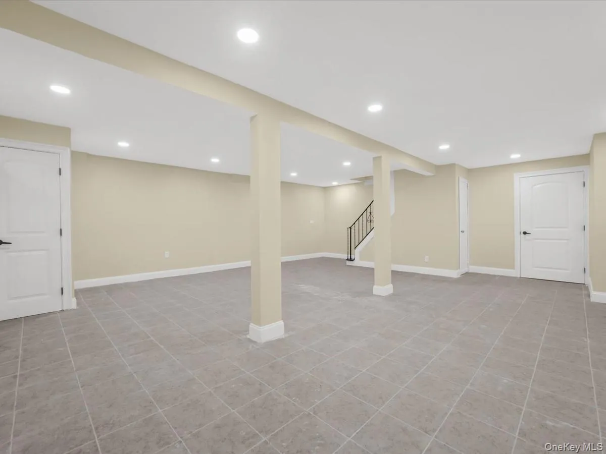 6 Shire Court, Huntington, NY, 4 Bedrooms Bedrooms, 8 Rooms Rooms,2 BathroomsBathrooms,Residential,For Rent,Shire,0,1053551 6 Shire Court, Huntington, NY, 4 Bedrooms Bedrooms, 8 Rooms Rooms,2 BathroomsBathrooms,Residential,For Rent,Shire,0,1053551