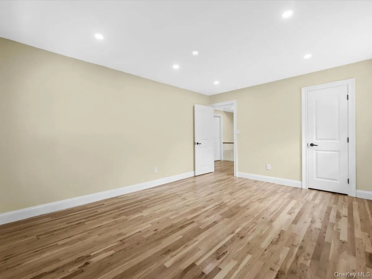 6 Shire Court, Huntington, NY, 4 Bedrooms Bedrooms, 8 Rooms Rooms,2 BathroomsBathrooms,Residential,For Rent,Shire,0,1053551 6 Shire Court, Huntington, NY, 4 Bedrooms Bedrooms, 8 Rooms Rooms,2 BathroomsBathrooms,Residential,For Rent,Shire,0,1053551