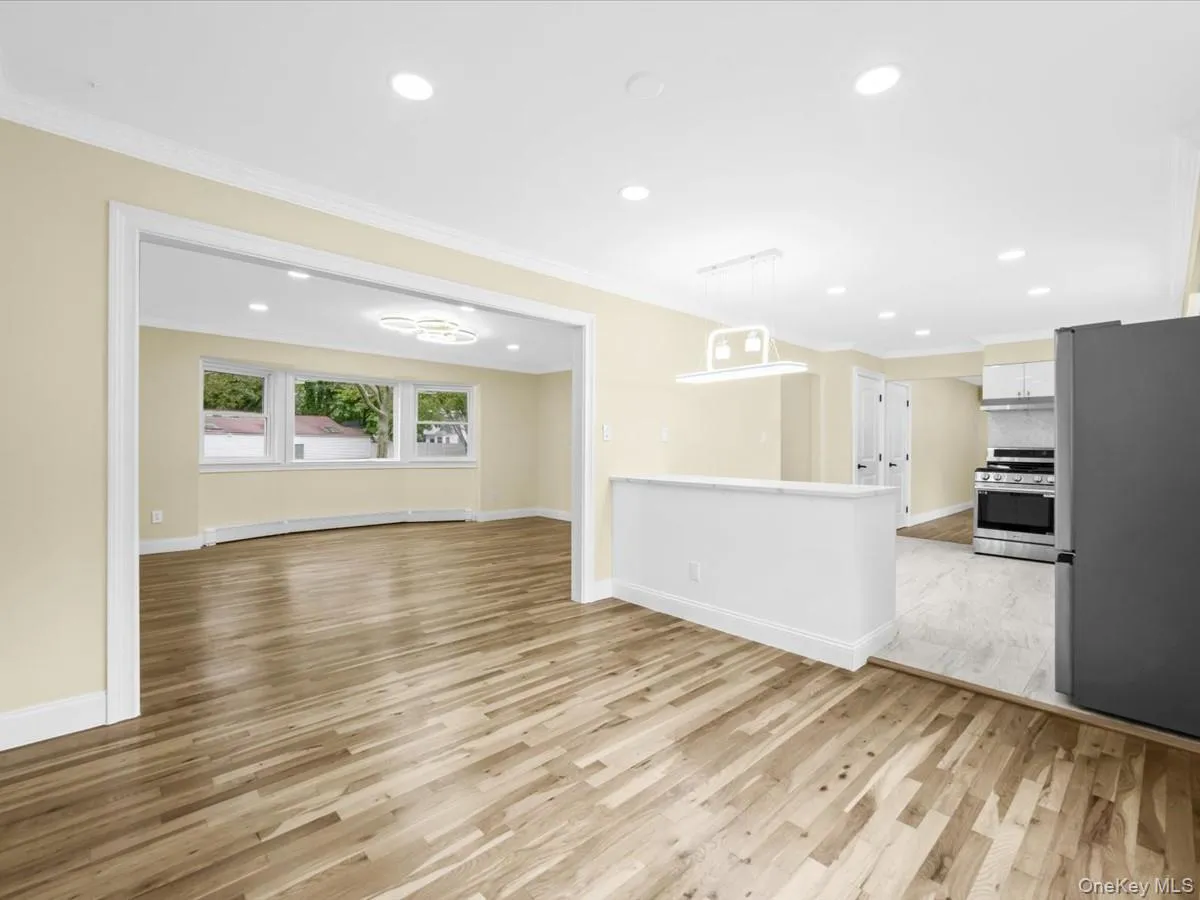 6 Shire Court, Huntington, NY, 4 Bedrooms Bedrooms, 8 Rooms Rooms,2 BathroomsBathrooms,Residential,For Rent,Shire,0,1053551 6 Shire Court, Huntington, NY, 4 Bedrooms Bedrooms, 8 Rooms Rooms,2 BathroomsBathrooms,Residential,For Rent,Shire,0,1053551