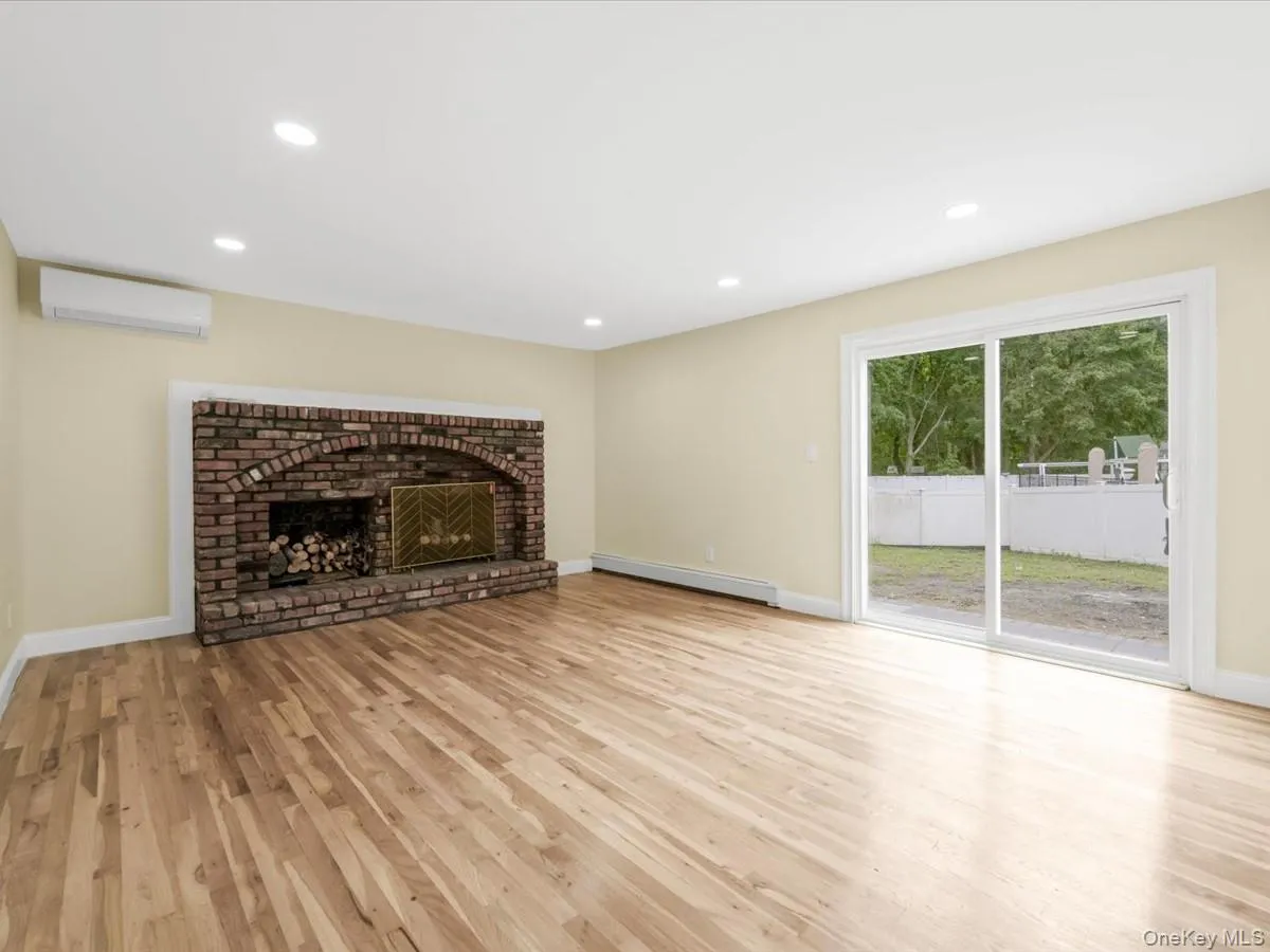 6 Shire Court, Huntington, NY, 4 Bedrooms Bedrooms, 8 Rooms Rooms,2 BathroomsBathrooms,Residential,For Rent,Shire,0,1053551 6 Shire Court, Huntington, NY, 4 Bedrooms Bedrooms, 8 Rooms Rooms,2 BathroomsBathrooms,Residential,For Rent,Shire,0,1053551