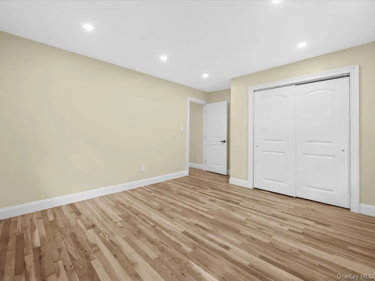 6 Shire Court, Huntington, NY, 4 Bedrooms Bedrooms, 8 Rooms Rooms,2 BathroomsBathrooms,Residential,For Rent,Shire,0,1053551 6 Shire Court, Huntington, NY, 4 Bedrooms Bedrooms, 8 Rooms Rooms,2 BathroomsBathrooms,Residential,For Rent,Shire,0,1053551