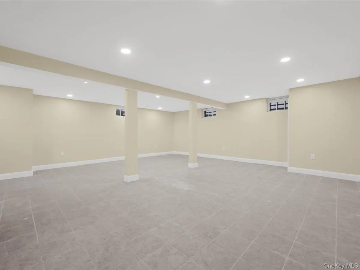6 Shire Court, Huntington, NY, 4 Bedrooms Bedrooms, 8 Rooms Rooms,2 BathroomsBathrooms,Residential,For Rent,Shire,0,1053551 6 Shire Court, Huntington, NY, 4 Bedrooms Bedrooms, 8 Rooms Rooms,2 BathroomsBathrooms,Residential,For Rent,Shire,0,1053551