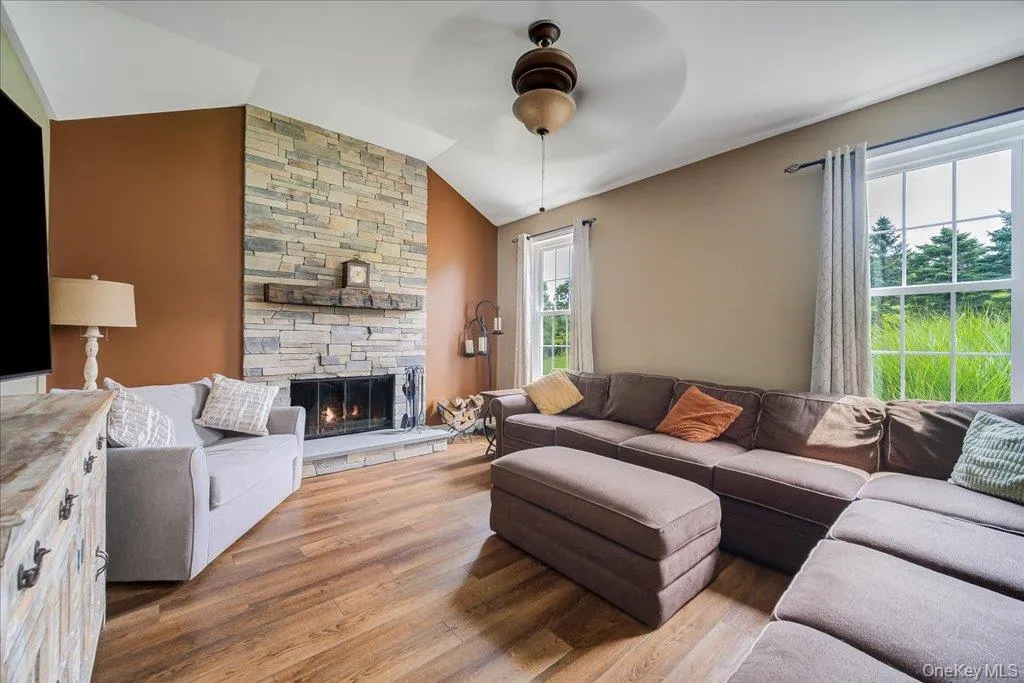 317 Arcadia Road, Goshen, NY, 4 Bedrooms Bedrooms, 7 Rooms Rooms,2 BathroomsBathrooms,Residential,For Rent,Arcadia,0,1053552 317 Arcadia Road, Goshen, NY, 4 Bedrooms Bedrooms, 7 Rooms Rooms,2 BathroomsBathrooms,Residential,For Rent,Arcadia,0,1053552