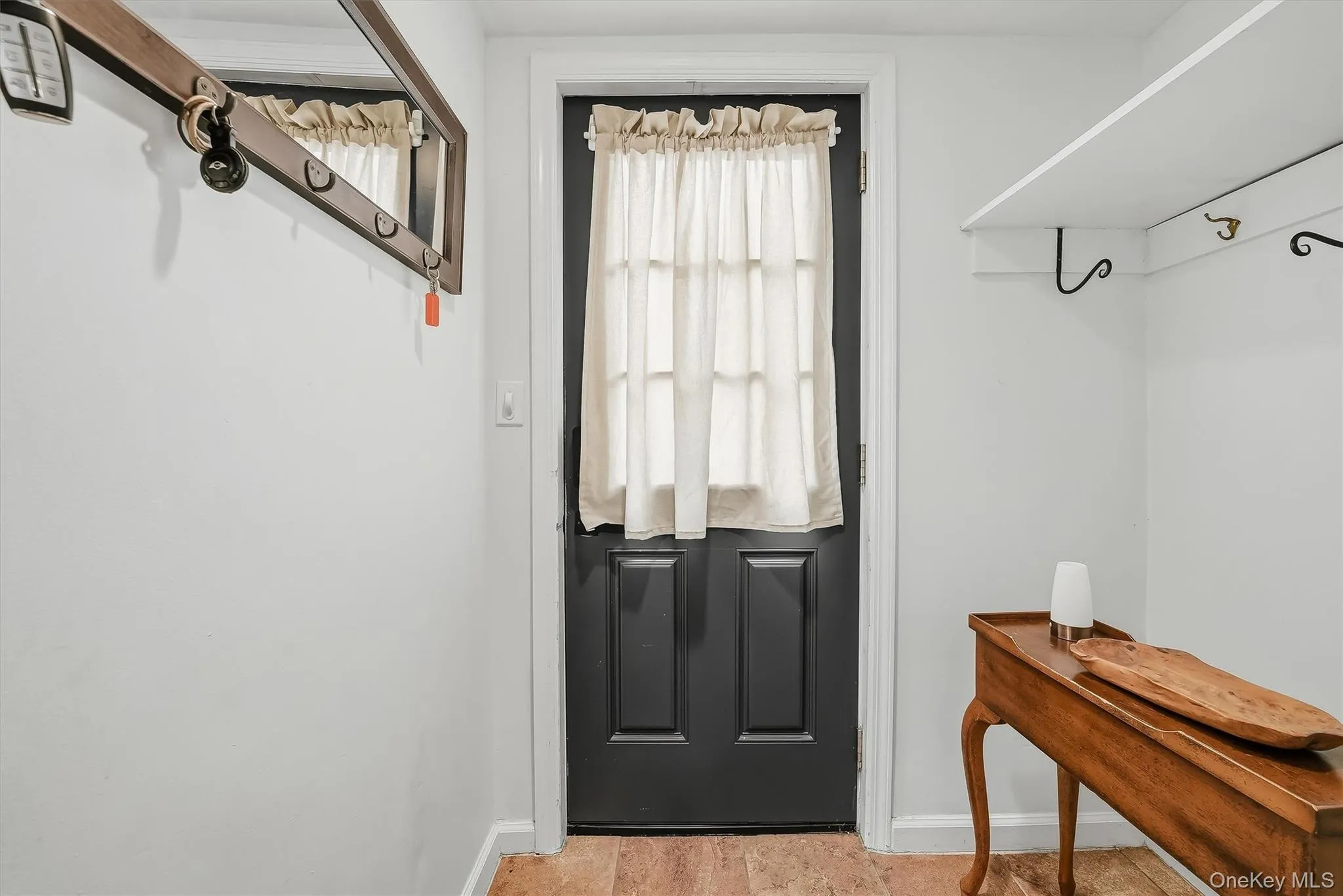 Entry foyer. Entry foyer.